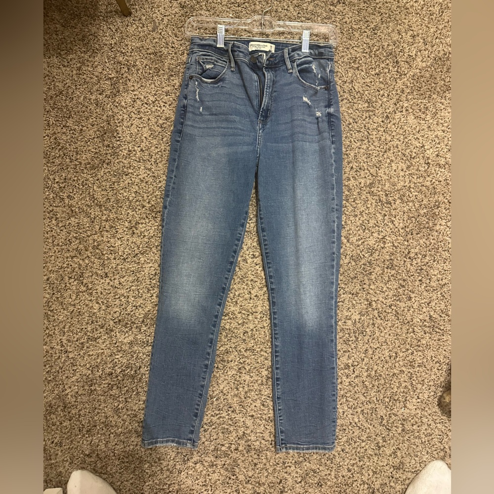 EUC AF super skinny jeans 28